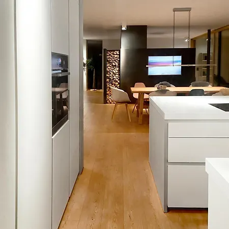 Prázdninový dům B8 - Exklusive Architektenvilla Fuer 4-10 Personen,