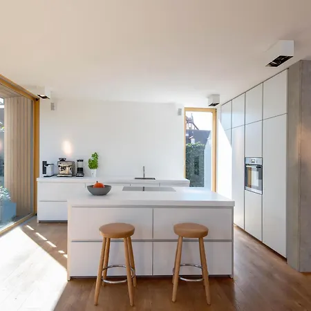 B8 - Exklusive Architektenvilla Fuer 4-10 Personen, * Norimberk