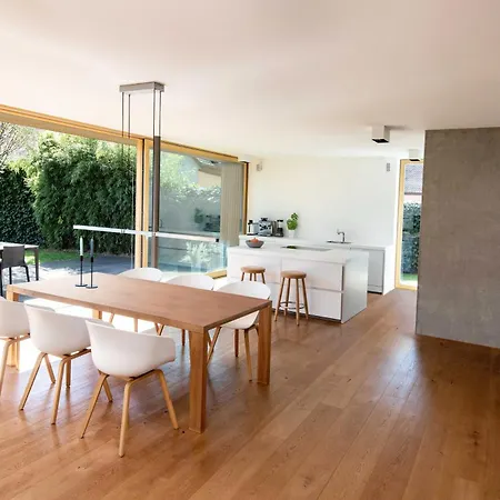 B8 - Exklusive Architektenvilla Fuer 4-10 Personen, Norimberk